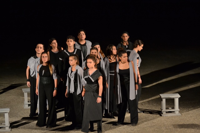 Με επιτυχία η θεατρική παράσταση Αισχύλου “ Πέρσες ” στο Σαϊνοπούλειο Αμφιθέατρο