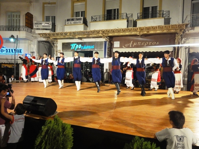 Βραδιά Ελληνικών παραδοσιακών χορών στους Μολάους