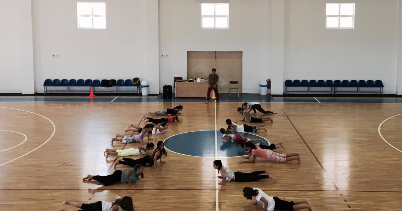 Με μεγάλη επιτυχία ολοκληρώθηκε το σεμινάριο σύγχρονου χορού στο Κλειστό Γυμναστήριο στους Μολάους